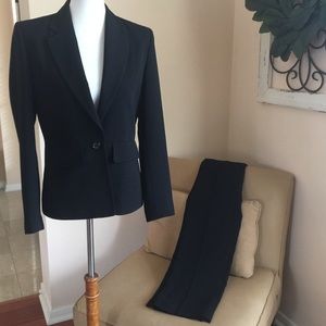 Gorgeous Single-Button Pantsuit